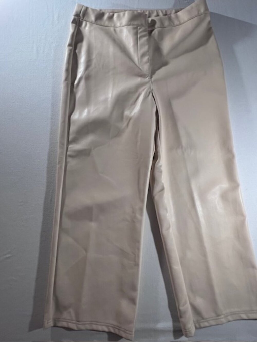BAGATELLE COLLECTION beige faux leather pants stylish and versatile Women's Med.